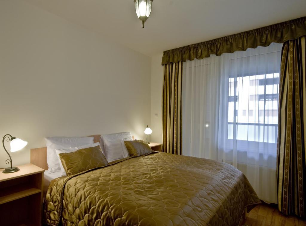 Corvin Lux Aparthotel Budapest Exterior photo